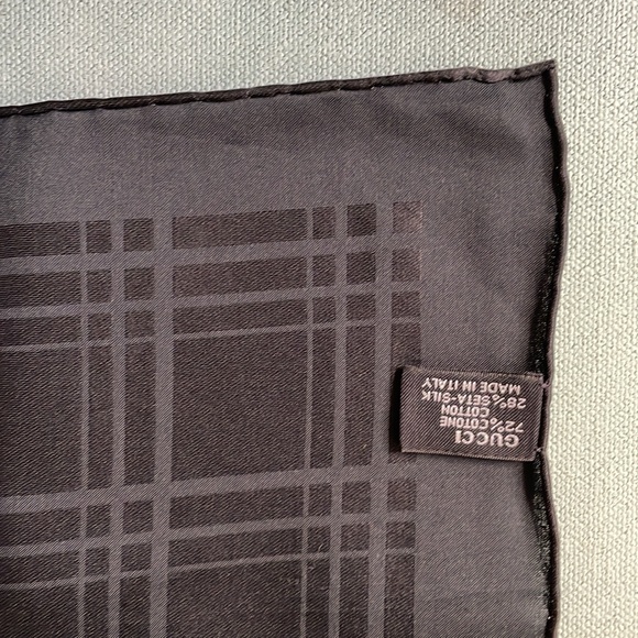 Authentic Gucci Pocket Square - Picture 7 of 12